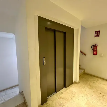 Urban Retreat With Views & Terrace Malaga