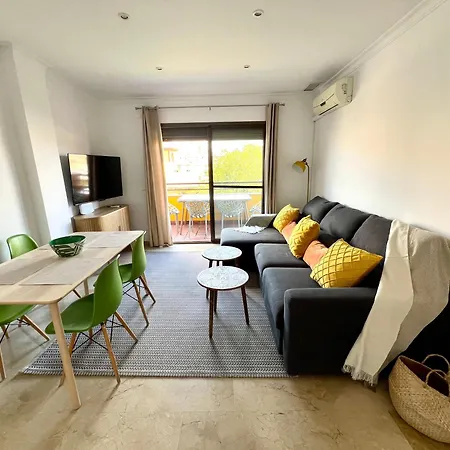 Urban Retreat With Views & Terrace Apartment *